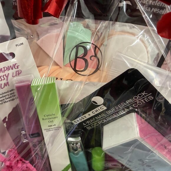 Valentine's Day Beauty Essentials Gift Basket - Makeup, Nails & Self-Care Set - Picture 5 of 6